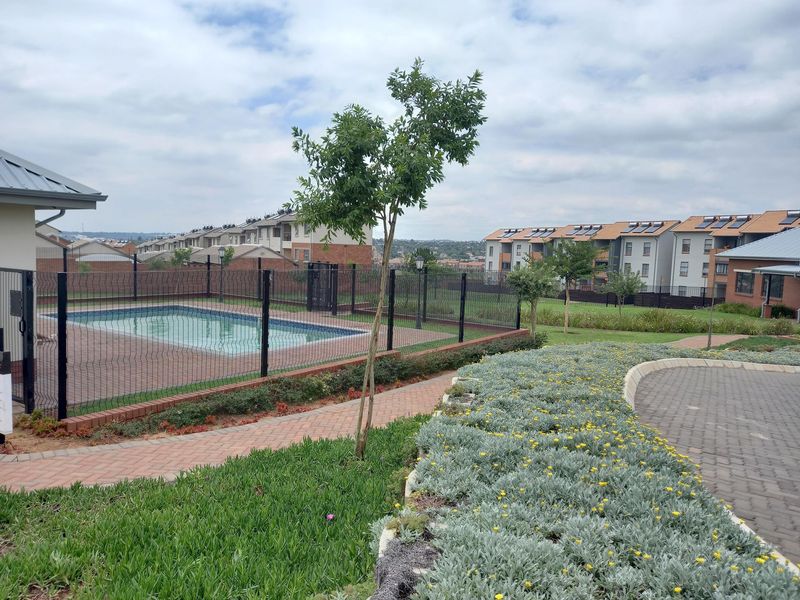 Apartment Rental Monthly In Midrand - Photo 2