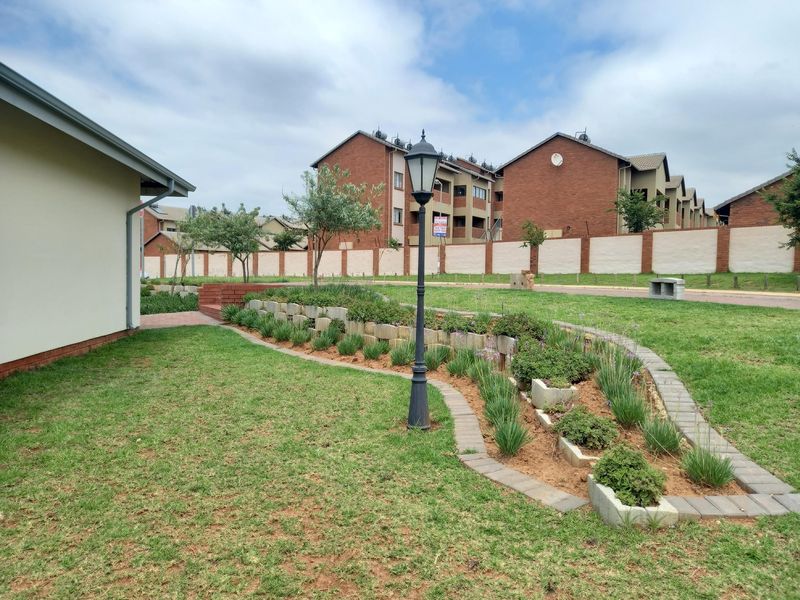 Apartment Rental Monthly In Midrand - Photo 4