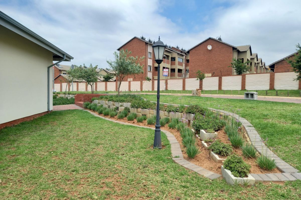 Apartment Rental Monthly In Midrand - Photo 4