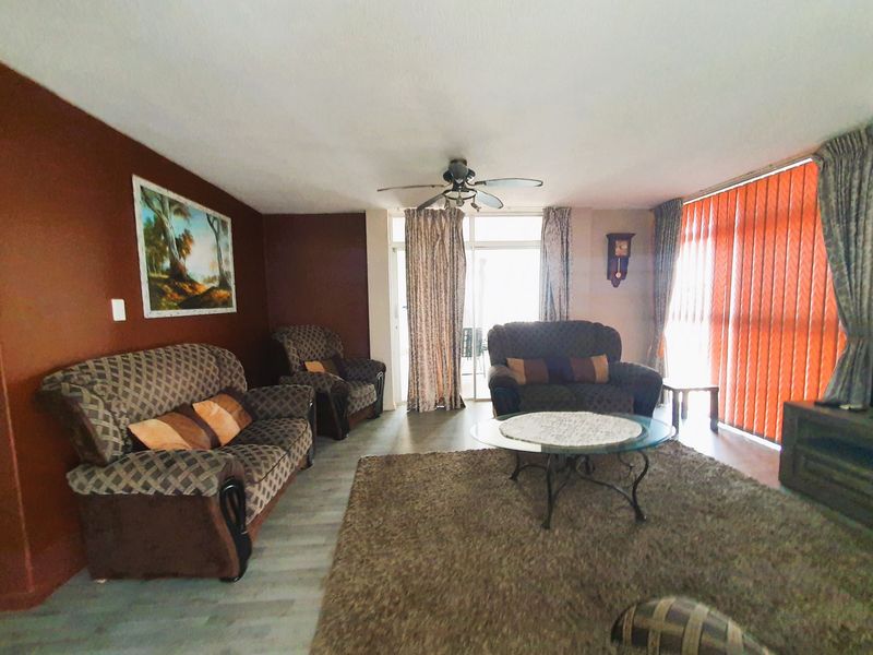 Apartment For Sale In Margate - Photo 6