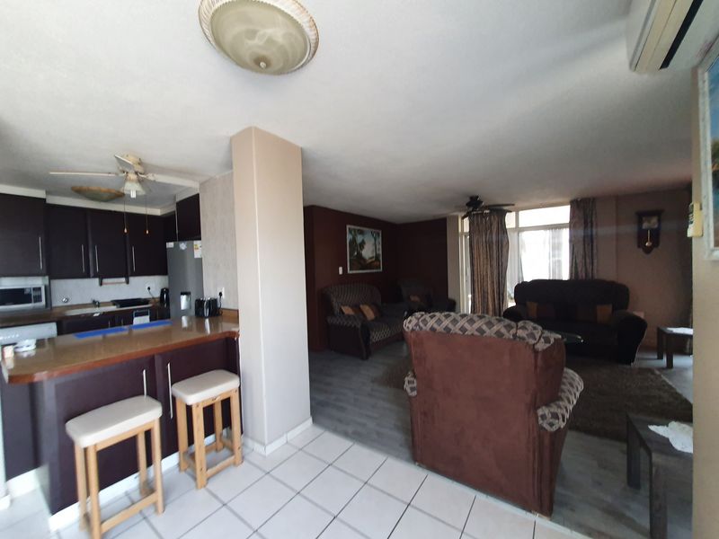 Apartment For Sale In Margate - Photo 4