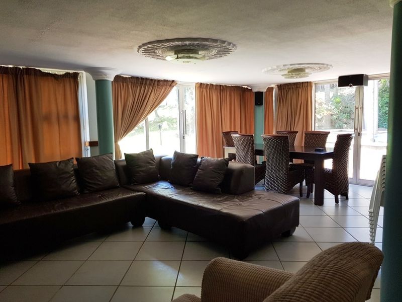 Apartment For Sale In Margate - Photo 2