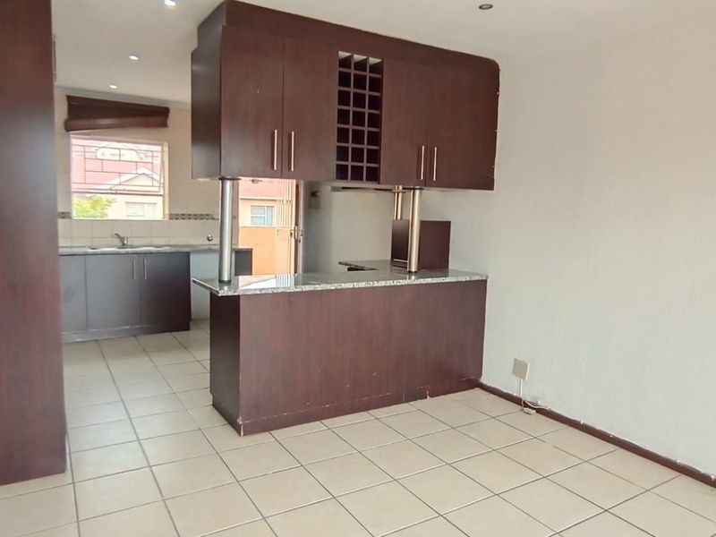 Apartment For Sale In Midrand - Photo 4