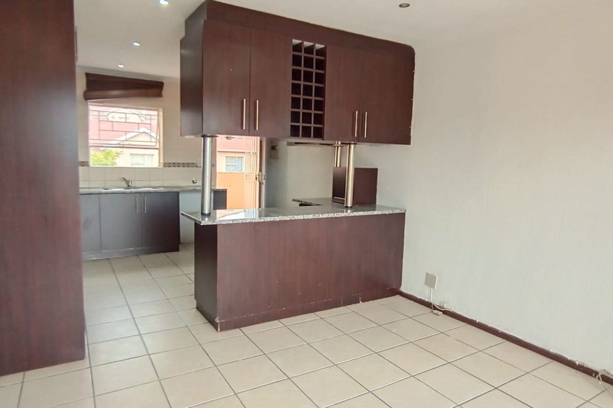 Apartment For Sale In Midrand - Photo 4