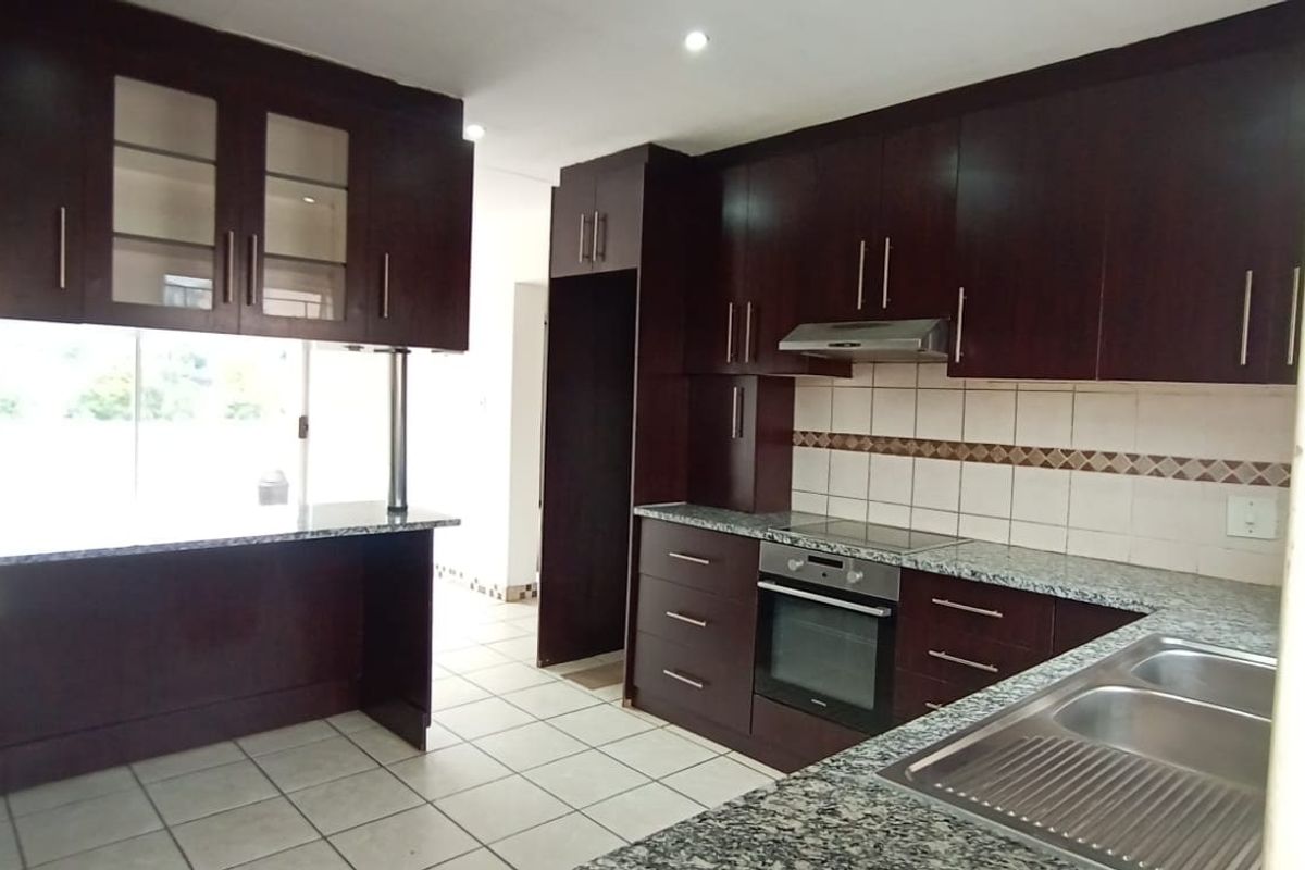 Apartment For Sale In Midrand - Photo 2