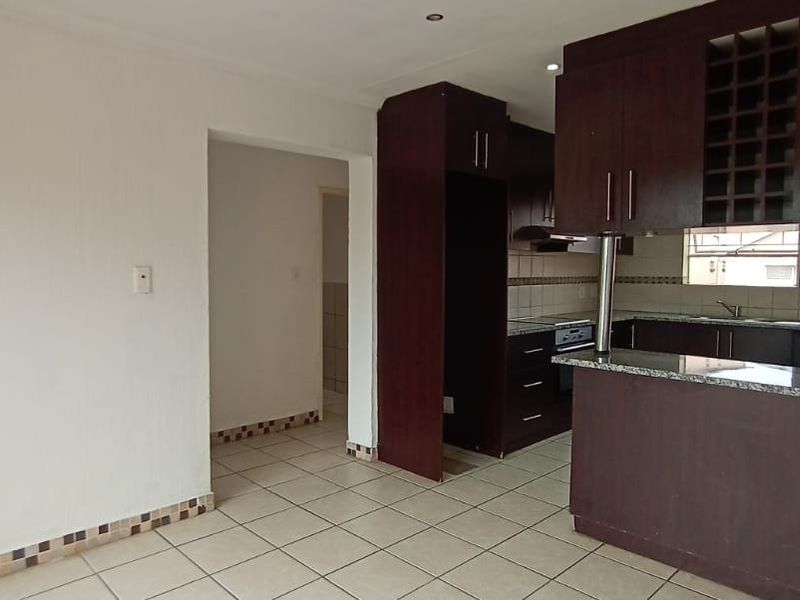 Apartment For Sale In Midrand - Photo 6