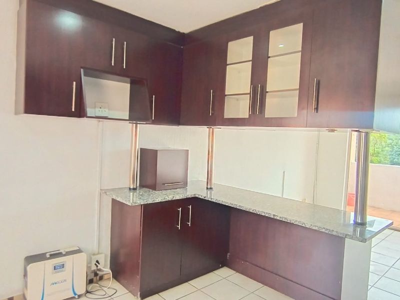 Apartment For Sale In Midrand - Photo 2