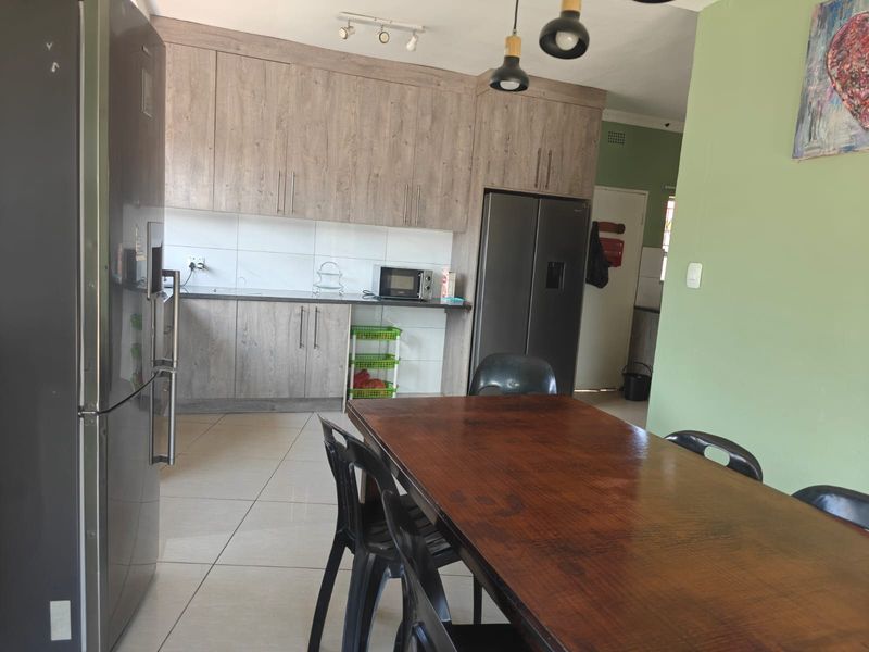 House For Sale In Randburg - Photo 2