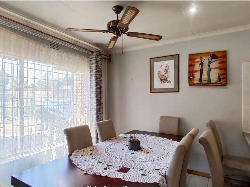 Townhouse For Sale In Kempton Park - Photo 9