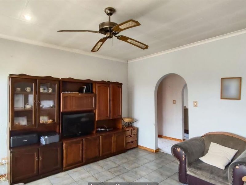 Townhouse For Sale In Kempton Park - Photo 4