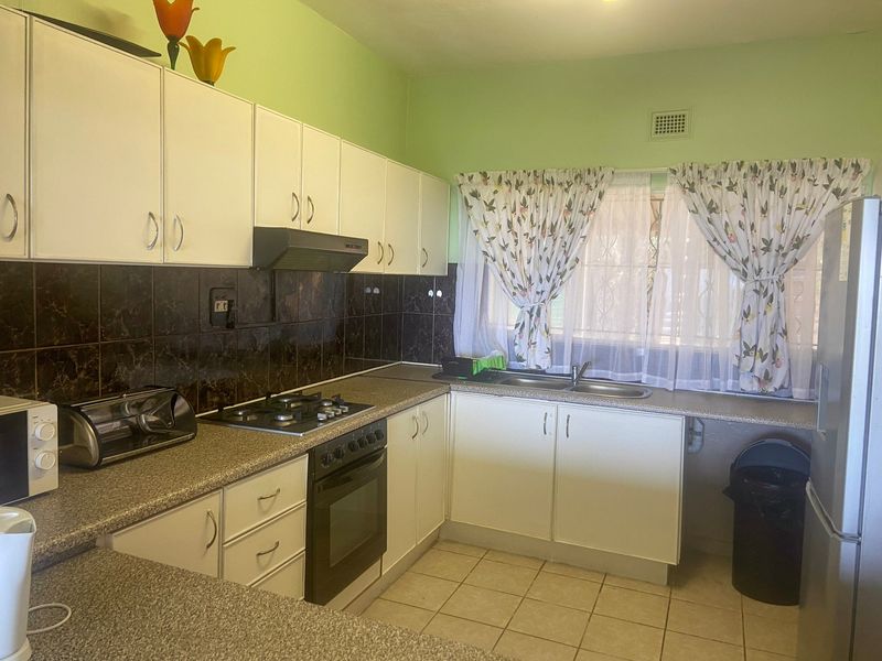 House For Sale In Port Edward - Photo 4