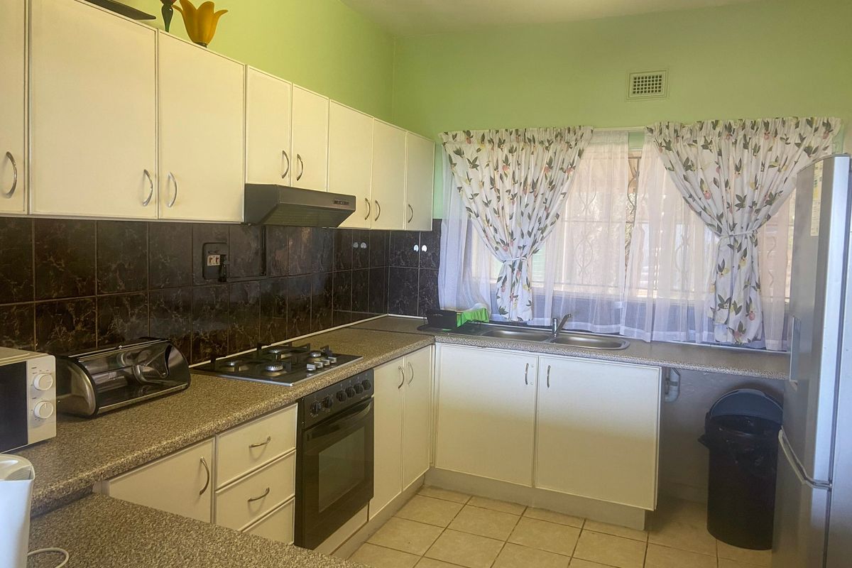 House For Sale In Port Edward - Photo 4