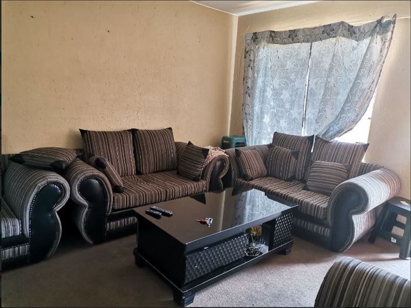 Apartment For Sale In Kempton Park - Photo 8