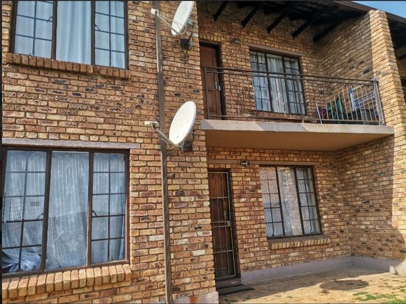 Apartment For Sale In Kempton Park - Photo 1
