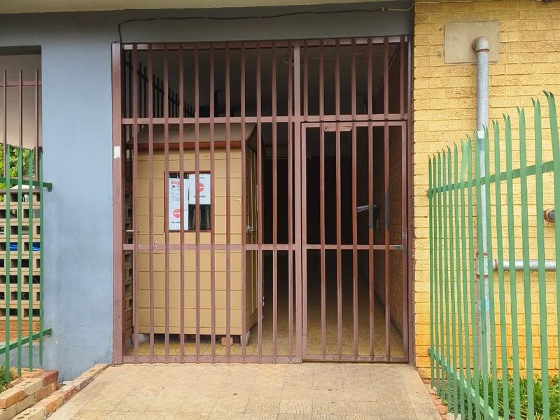 Apartment For Sale In Pretoria - Photo 3