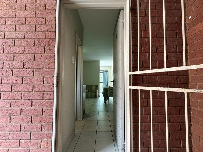 Apartment For Sale In Pretoria - Photo 2