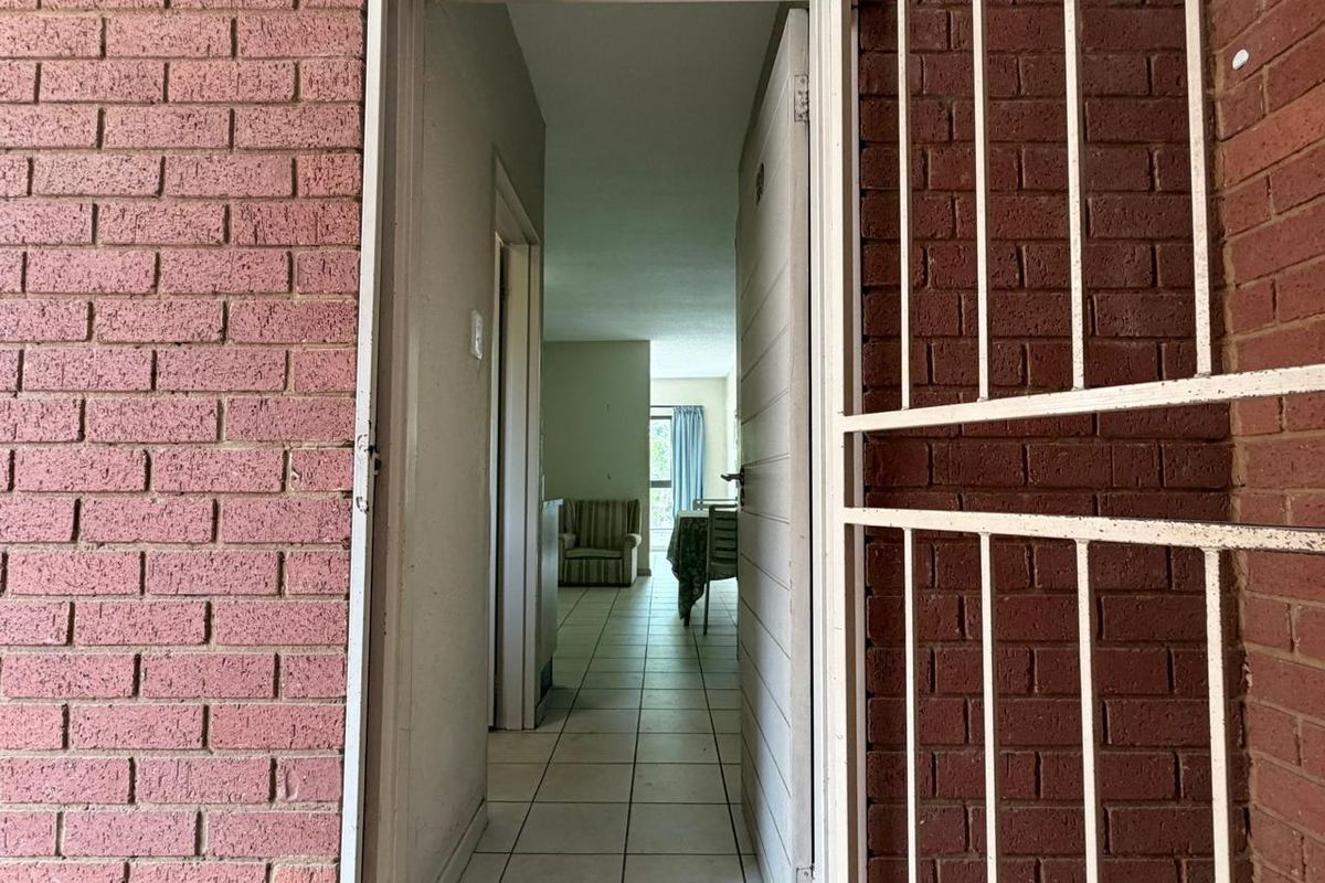 Apartment For Sale In Pretoria - Photo 2