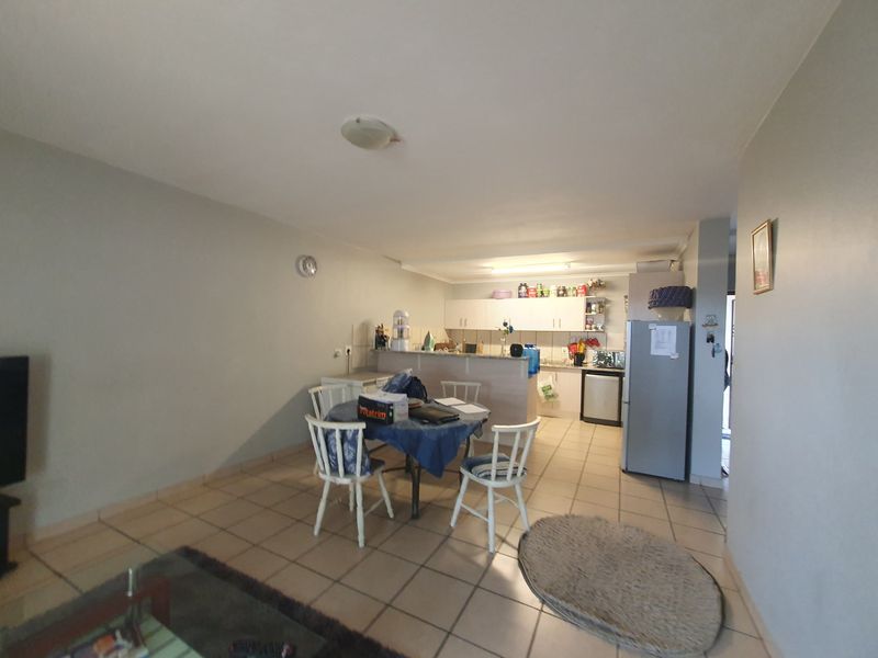 Townhouse For Sale In Port Shepstone - Photo 10