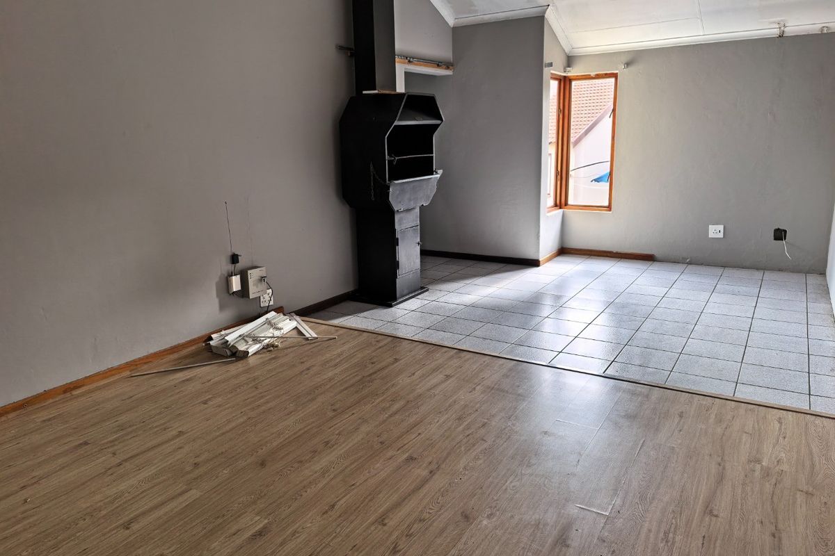 House For Sale In Johannesburg - Photo 5