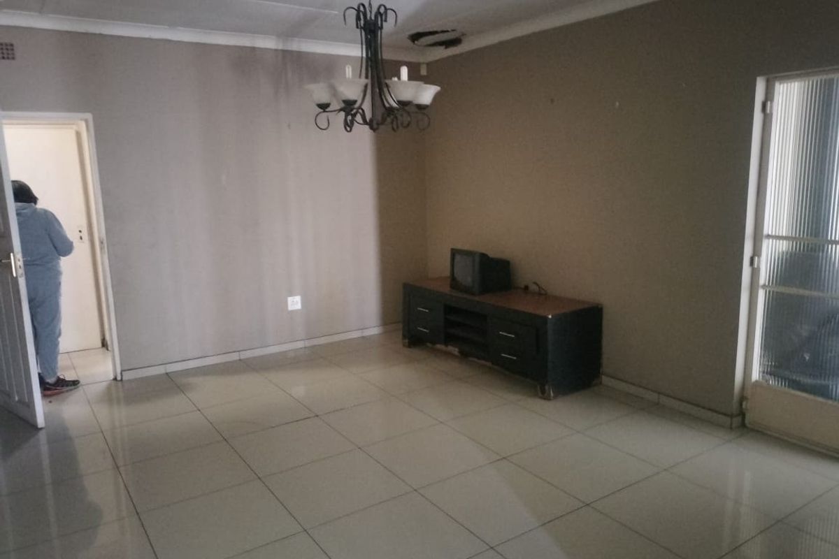 House For Sale In Germiston - Photo 5