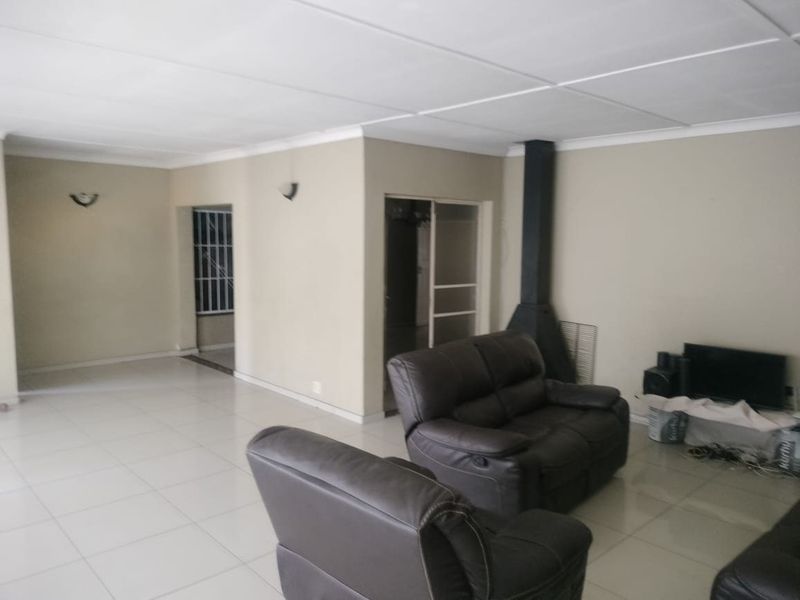 House For Sale In Germiston - Photo 3