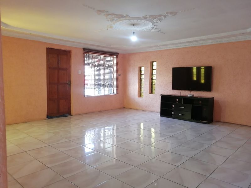 House For Sale In Johannesburg - Photo 9