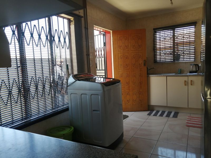 House For Sale In Johannesburg - Photo 8