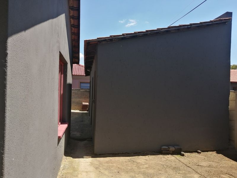 House For Sale In Johannesburg - Photo 5