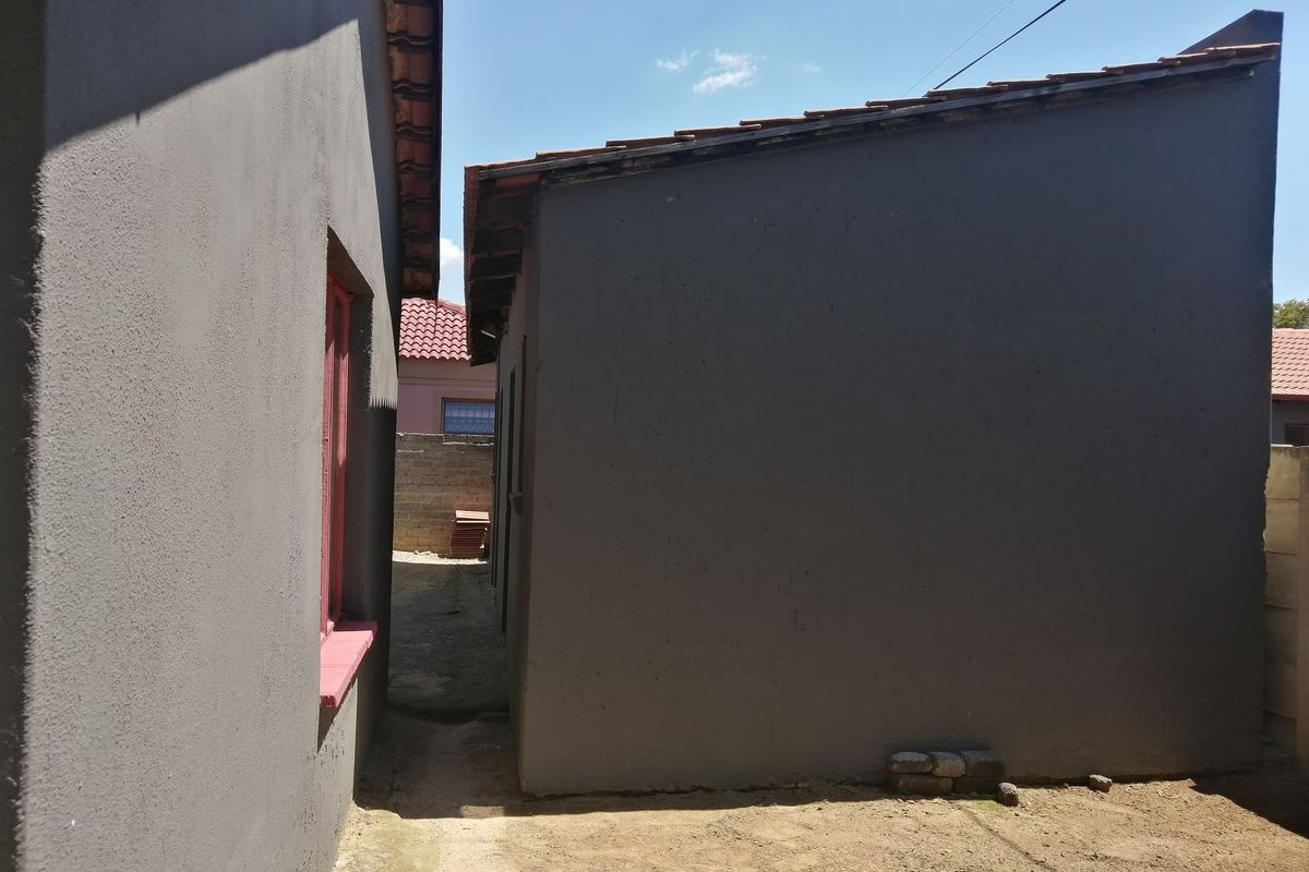 House For Sale In Johannesburg - Photo 5