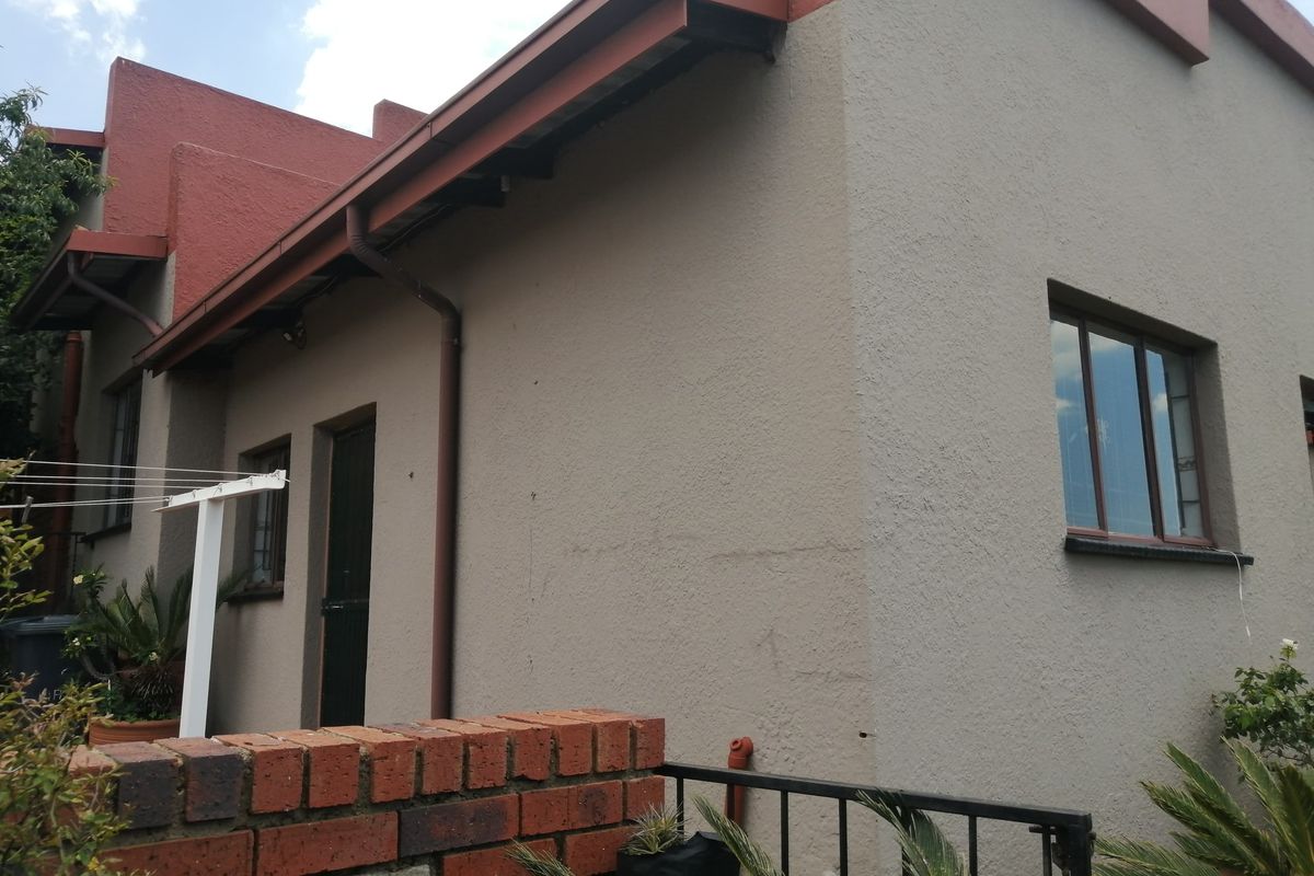 House For Sale In Johannesburg - Photo 5