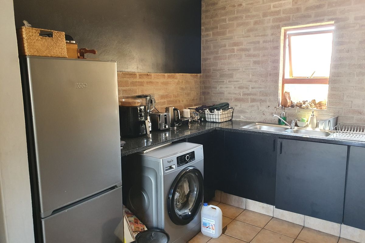 Apartment For Sale In Midrand - Photo 3
