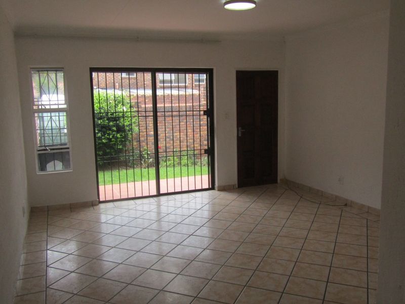 Townhouse For Sale In Sandton - Photo 4