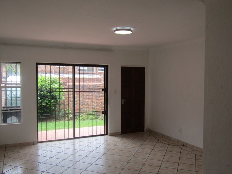 Townhouse For Sale In Sandton - Photo 6