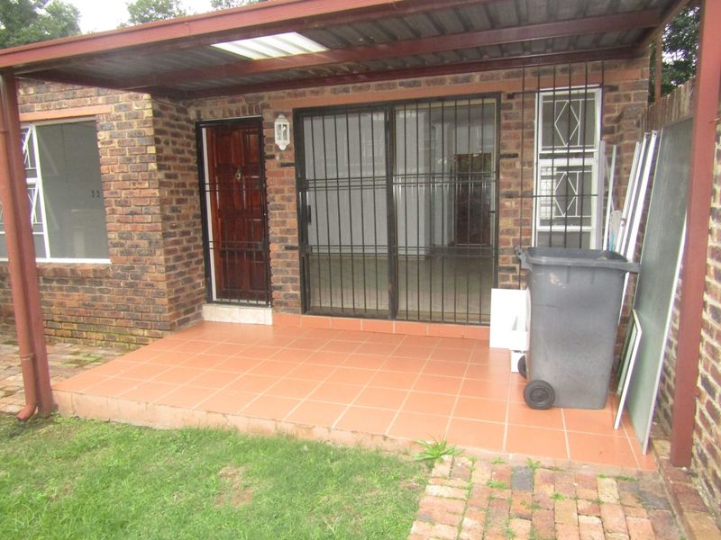 Townhouse For Sale In Sandton - Photo 3