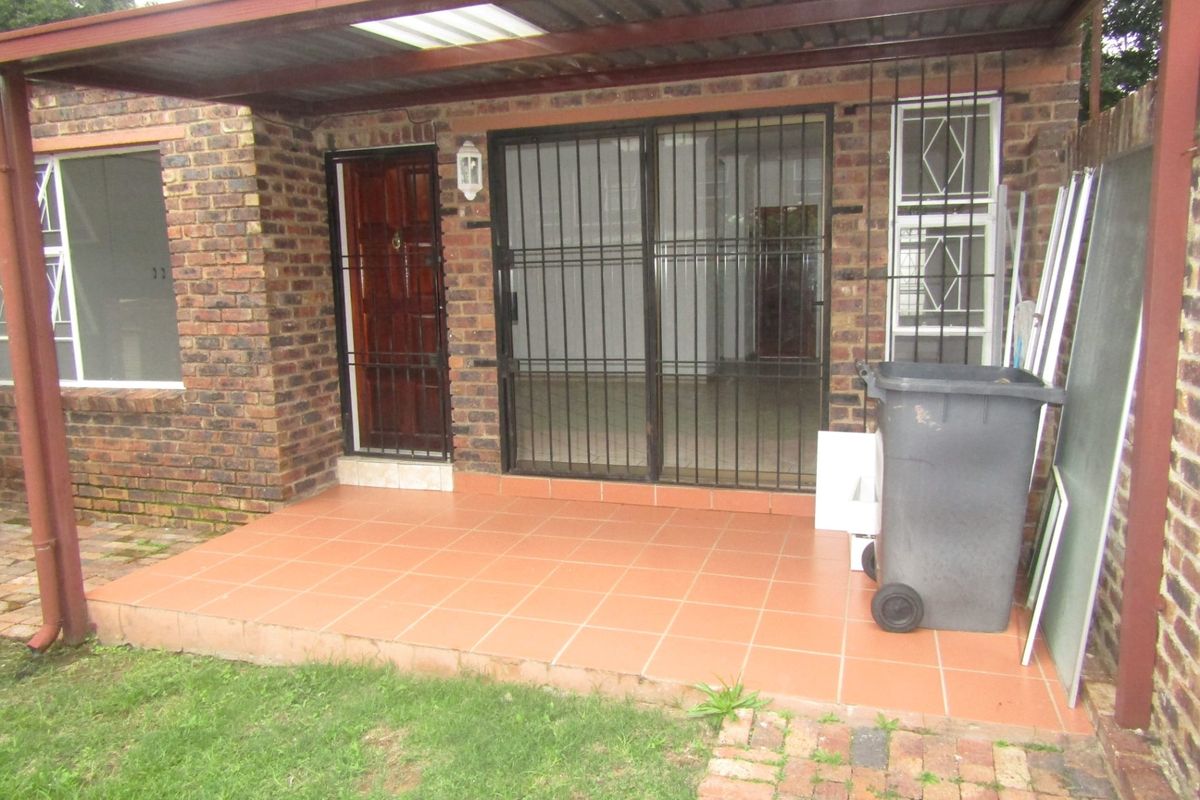 Townhouse For Sale In Sandton - Photo 3