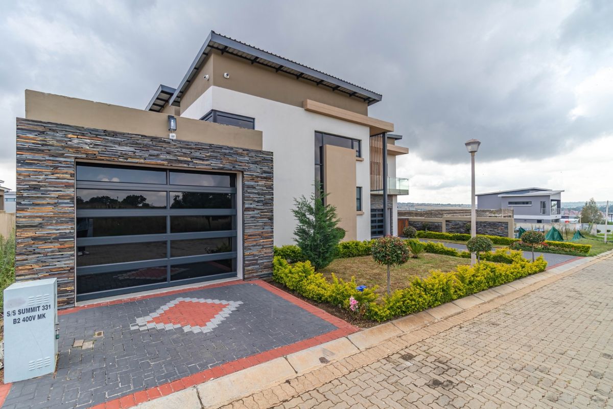 House For Sale In Midrand - Photo 3