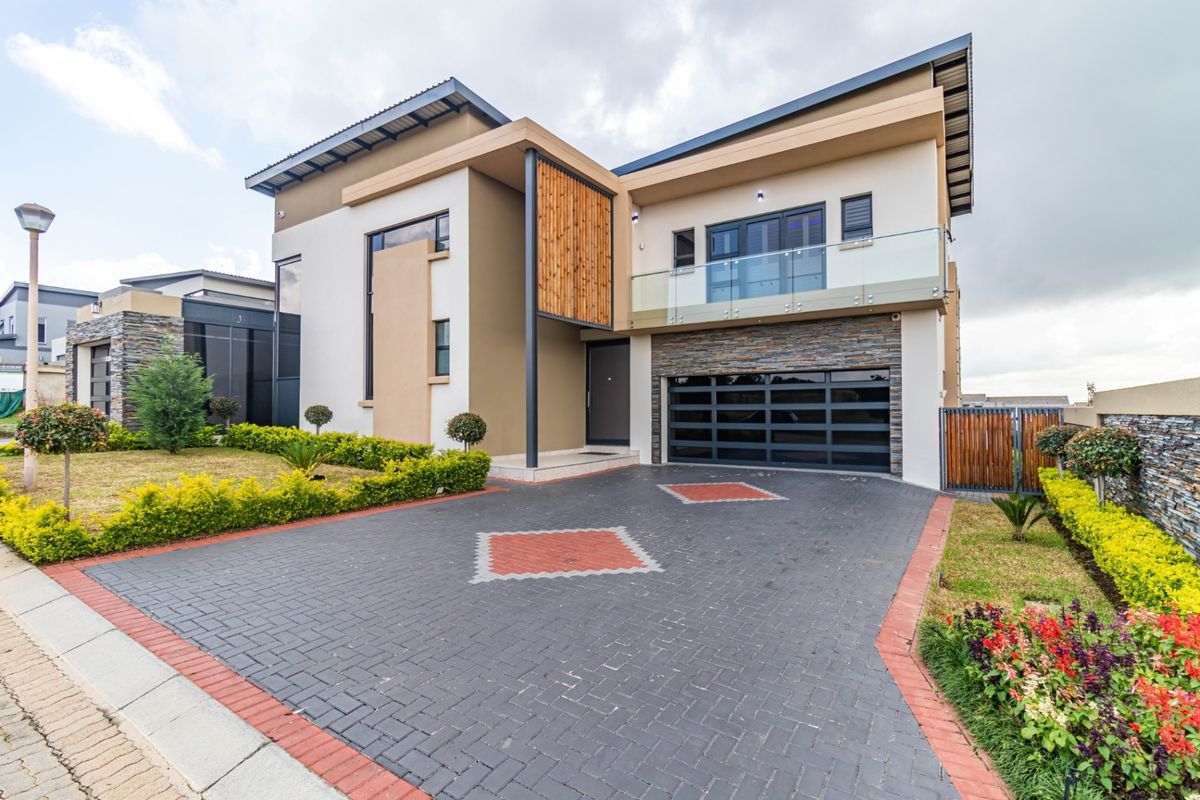 House For Sale In Midrand - Photo 2