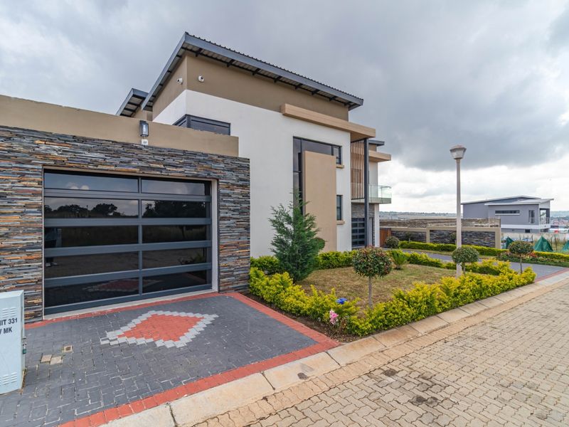House For Sale In Midrand - Photo 3