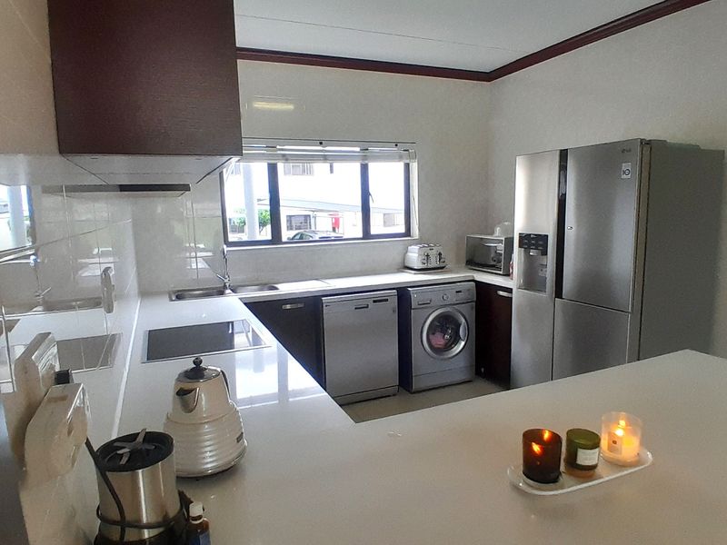 Apartment Rental Monthly In Midrand - Photo 1