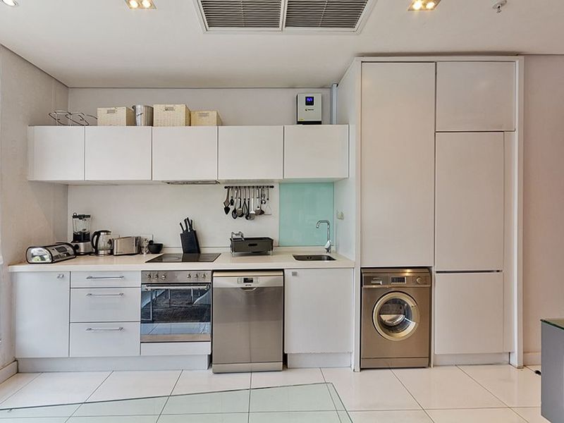 Apartment Rental Monthly In Sandton - Photo 8