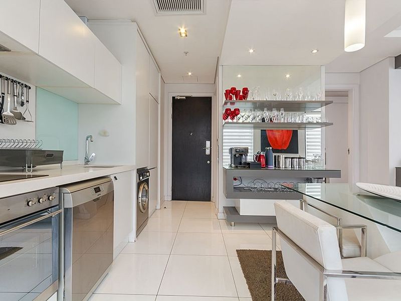 Apartment Rental Monthly In Sandton - Photo 7