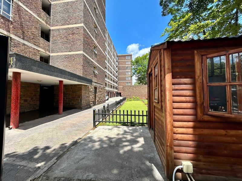 Apartment For Sale In Pretoria - Photo 2