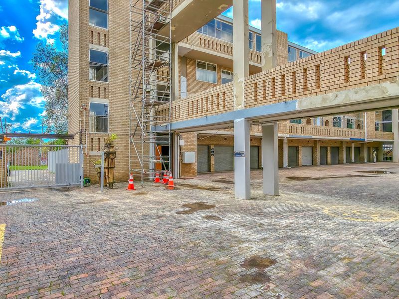 Apartment For Sale In Randburg - Photo 4