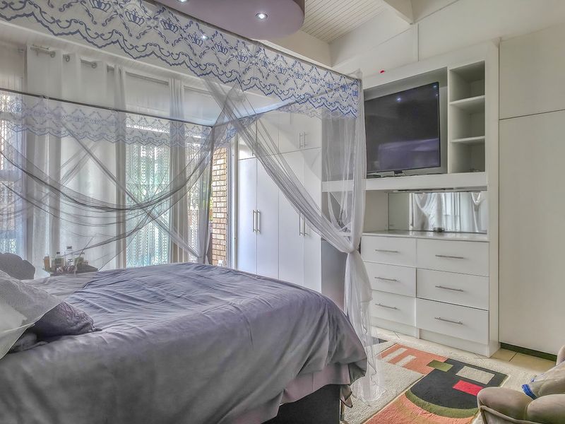 Apartment For Sale In Randburg - Photo 10