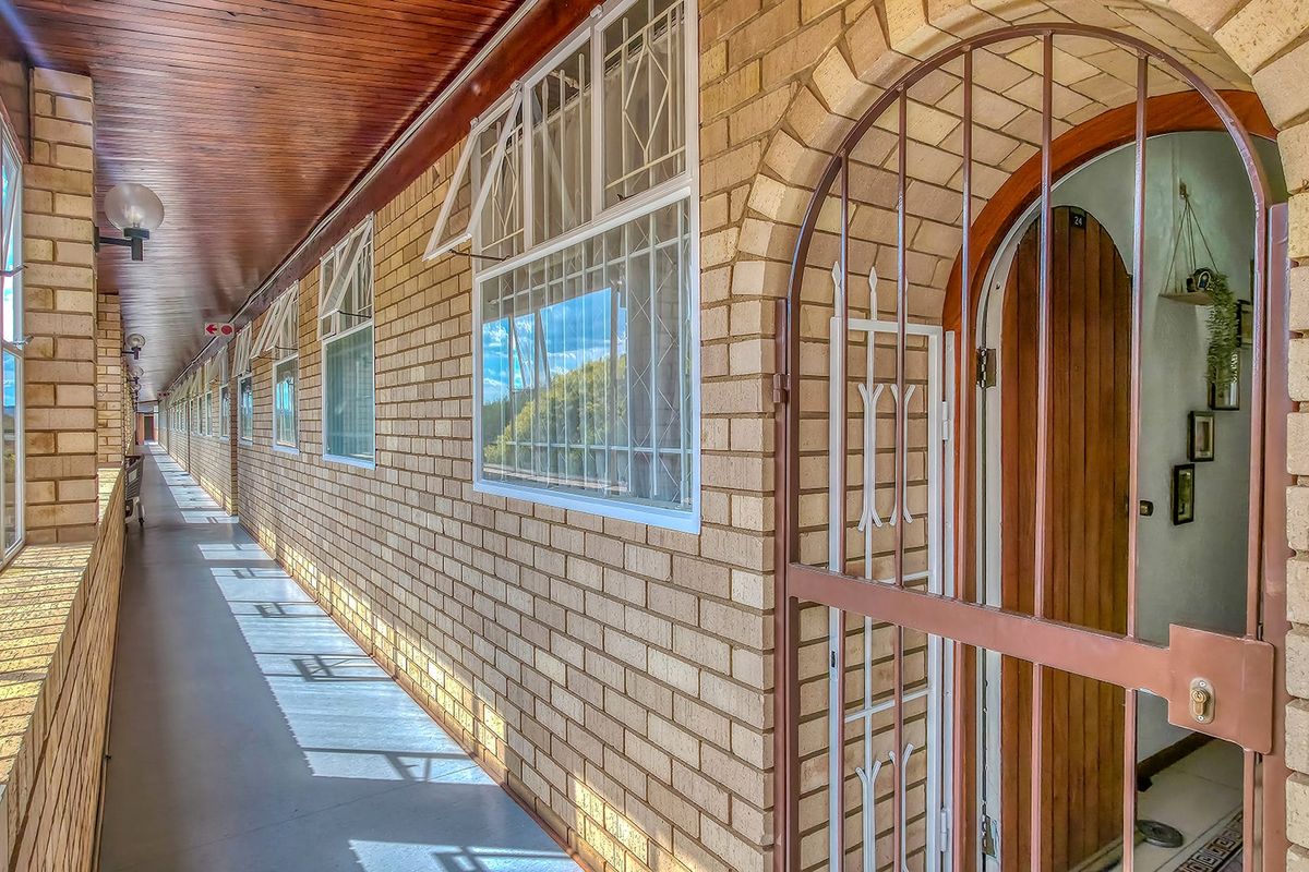 Apartment For Sale In Randburg - Photo 3