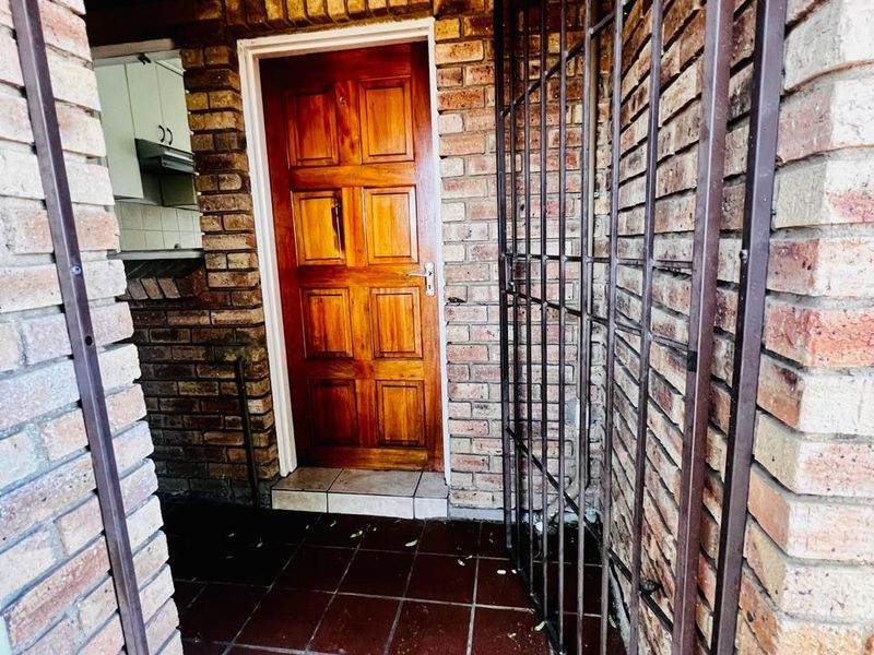 Apartment For Sale In Centurion - Photo 1