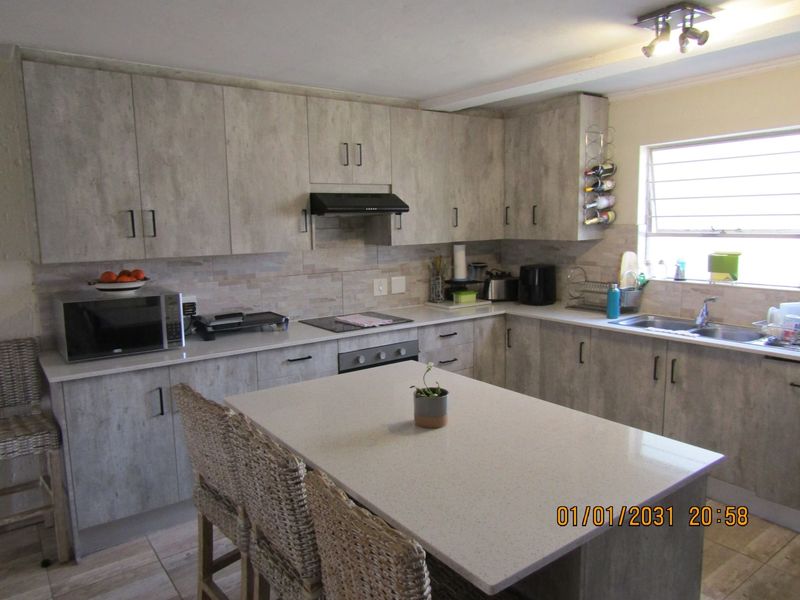 Cluster For Sale In Sandton - Photo 5