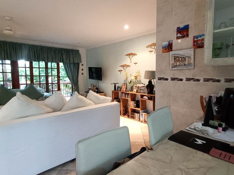 Townhouse For Sale In Margate - Photo 5