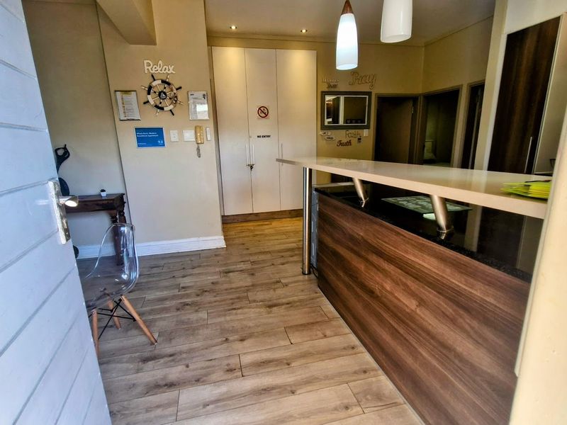 Apartment For Sale In Margate - Photo 3