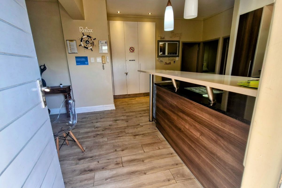 Apartment For Sale In Margate - Photo 3
